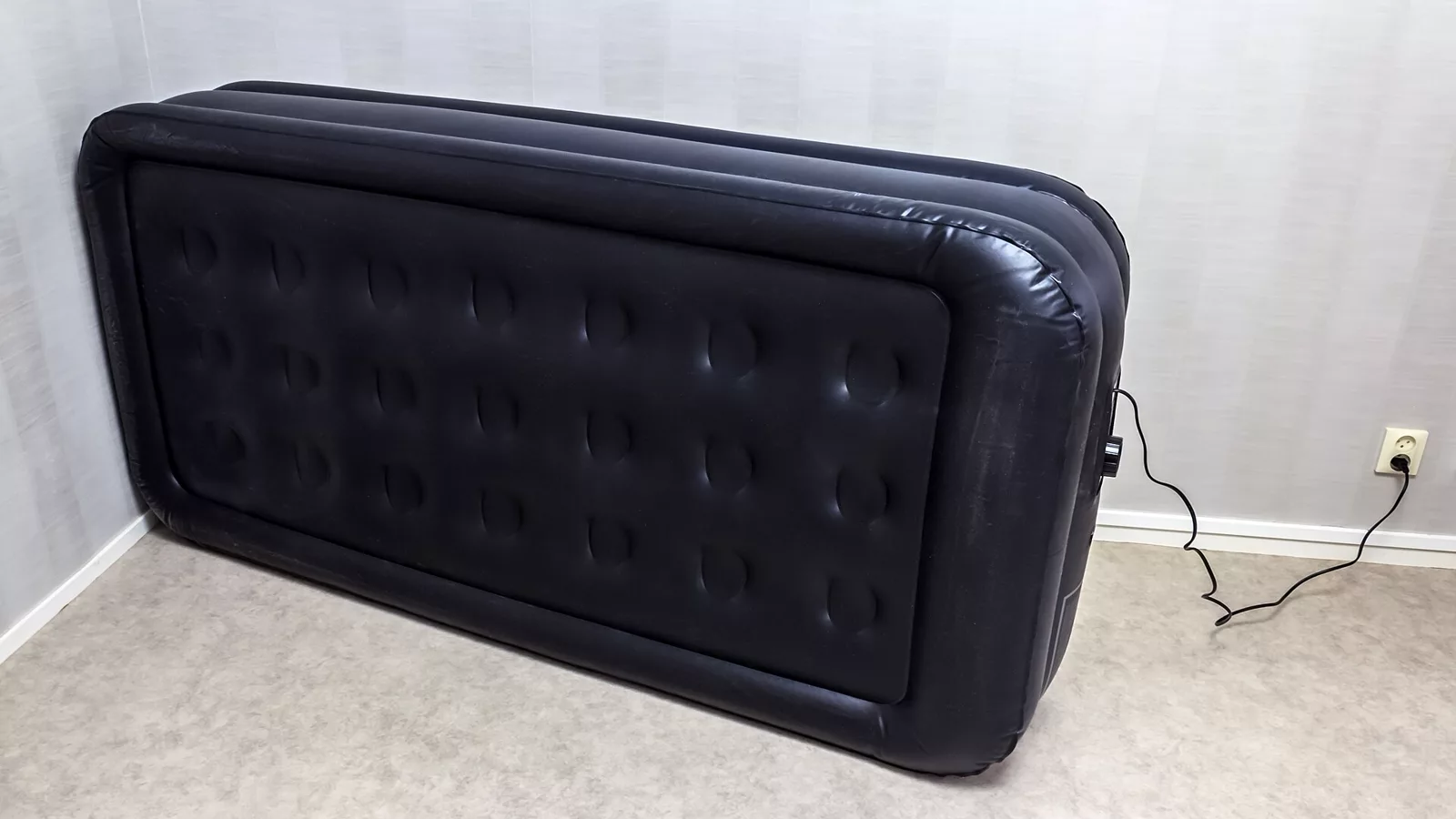 Inflated household-style air mattress
